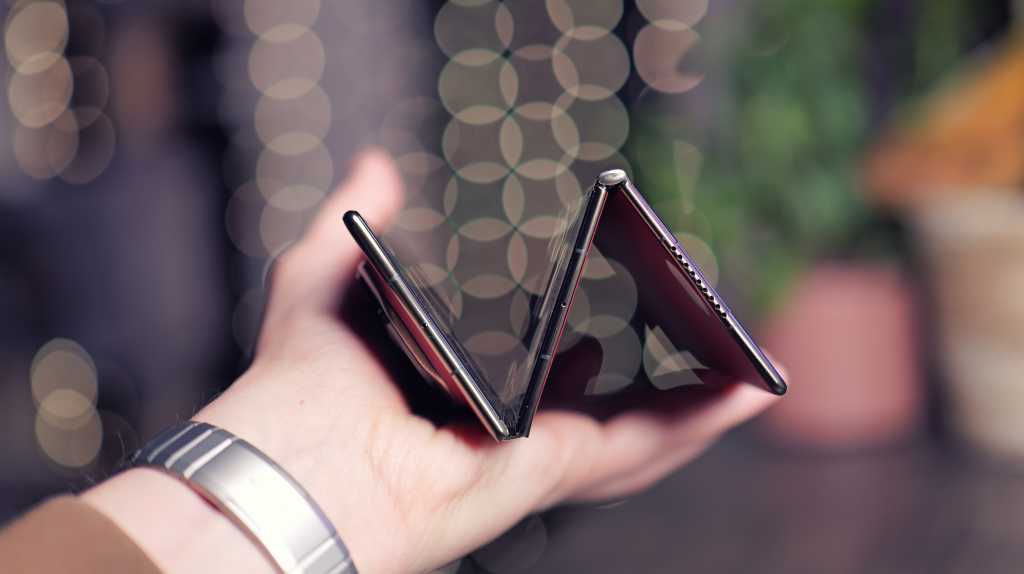 Huawei Mate XT Ultimate Design review 3