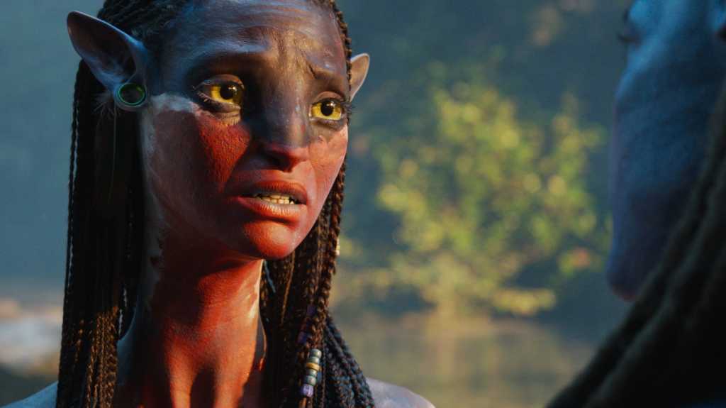 Neytiri in Avatar fire and ash